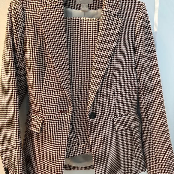 H&M Burgundy and White Houndstooth Set - Picture 2 of 7